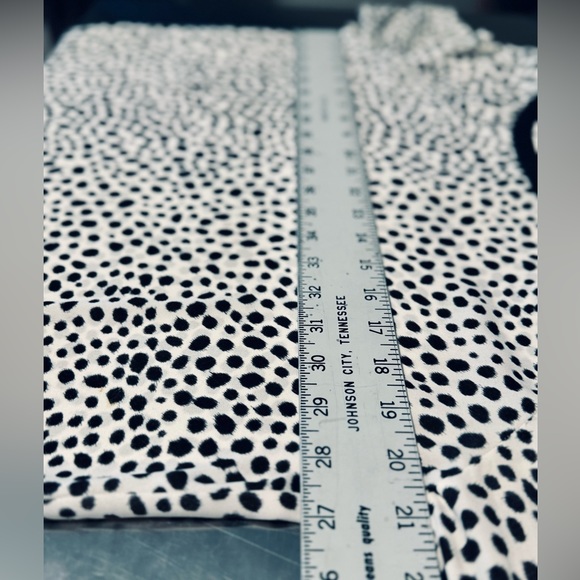 Ann Taylor Blouse Sheath Dalmatian Printed Black/White Exposed Zip Medium NEW - Picture 11 of 15